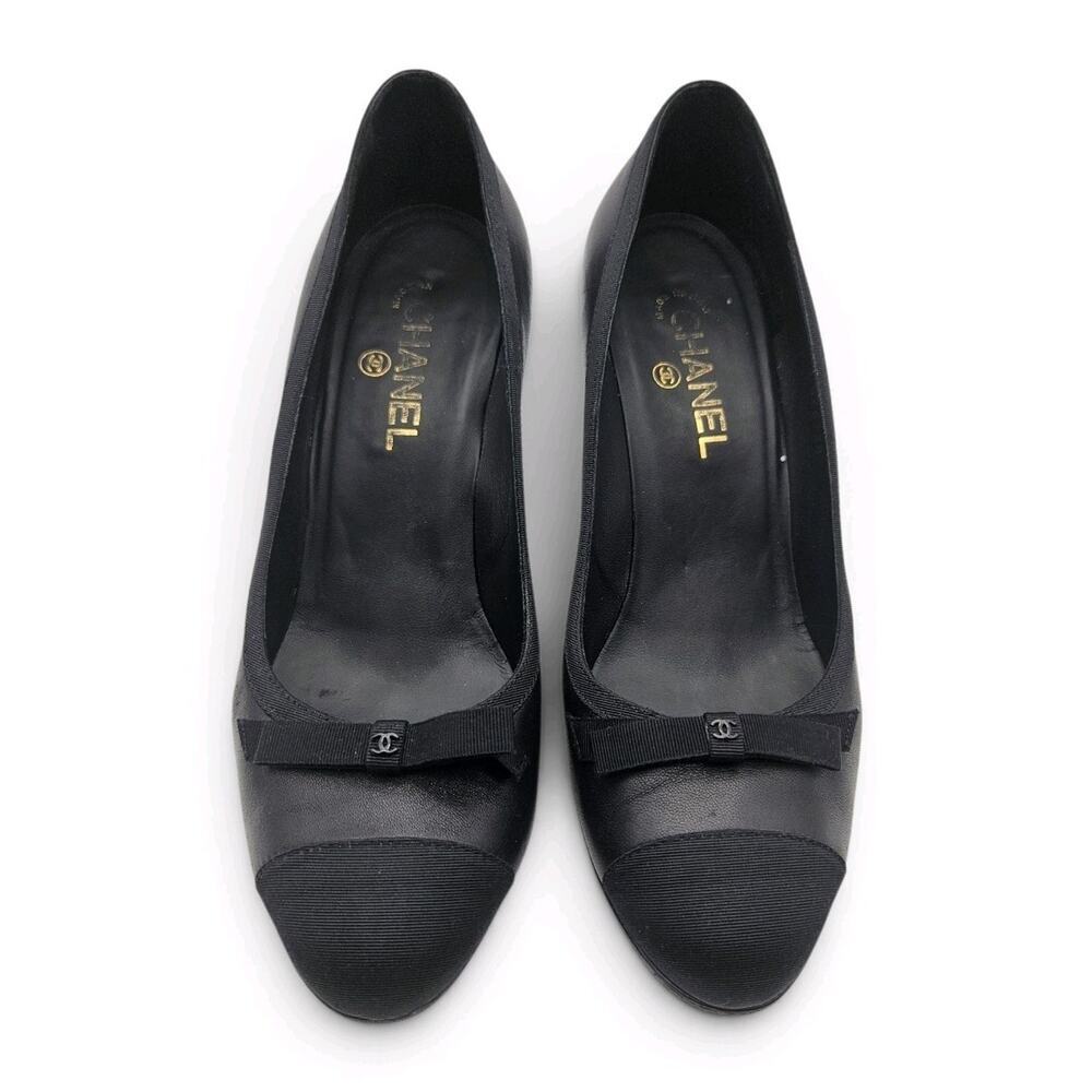 CHANEL Black Bow CC Logo Round Cap Toe Pump sz 39.5 Karl Lagerfeld Collection - Picture 2 of 7